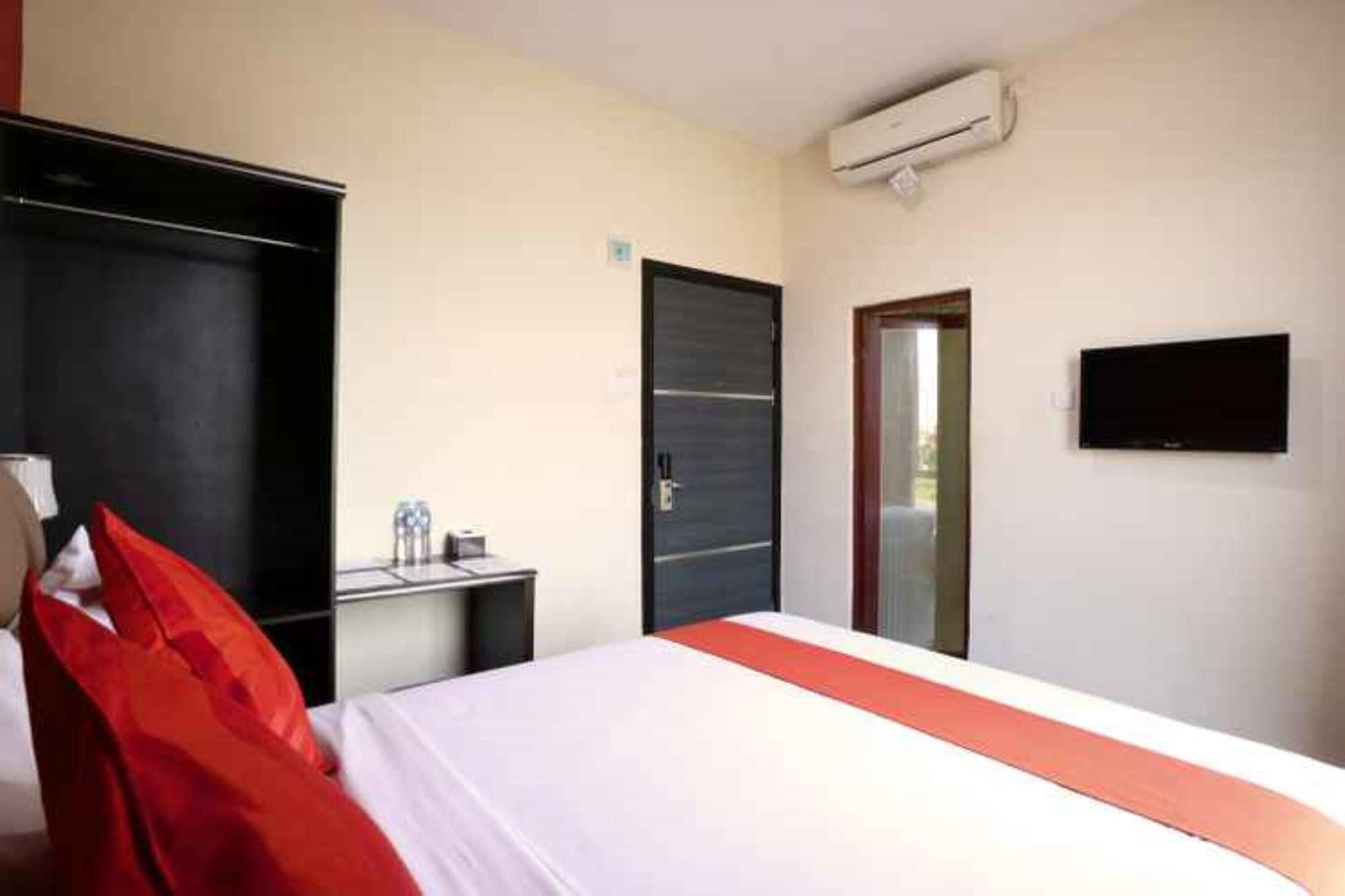 Hotel Blitz à Batam Extérieur photo