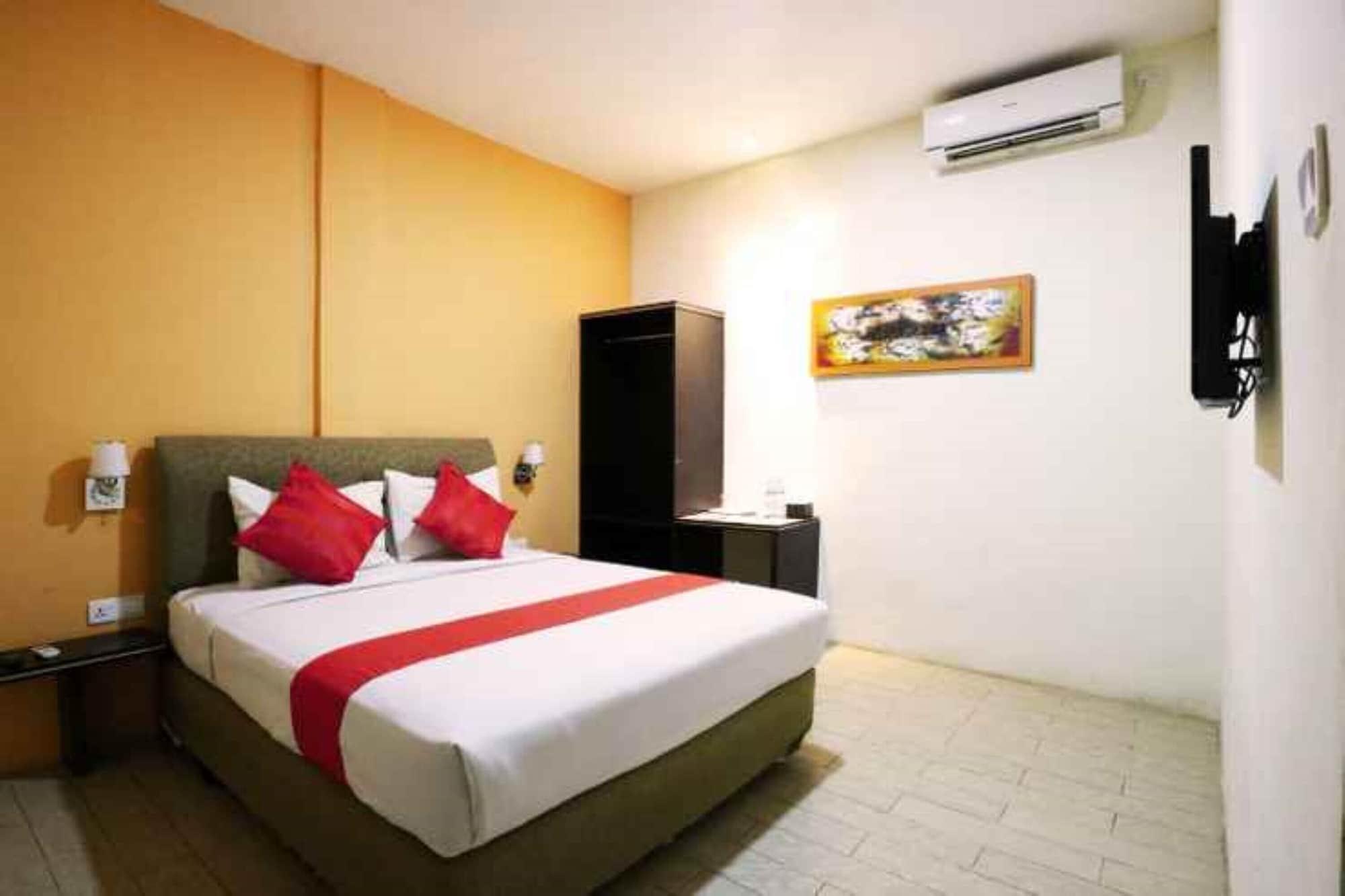 Hotel Blitz à Batam Extérieur photo