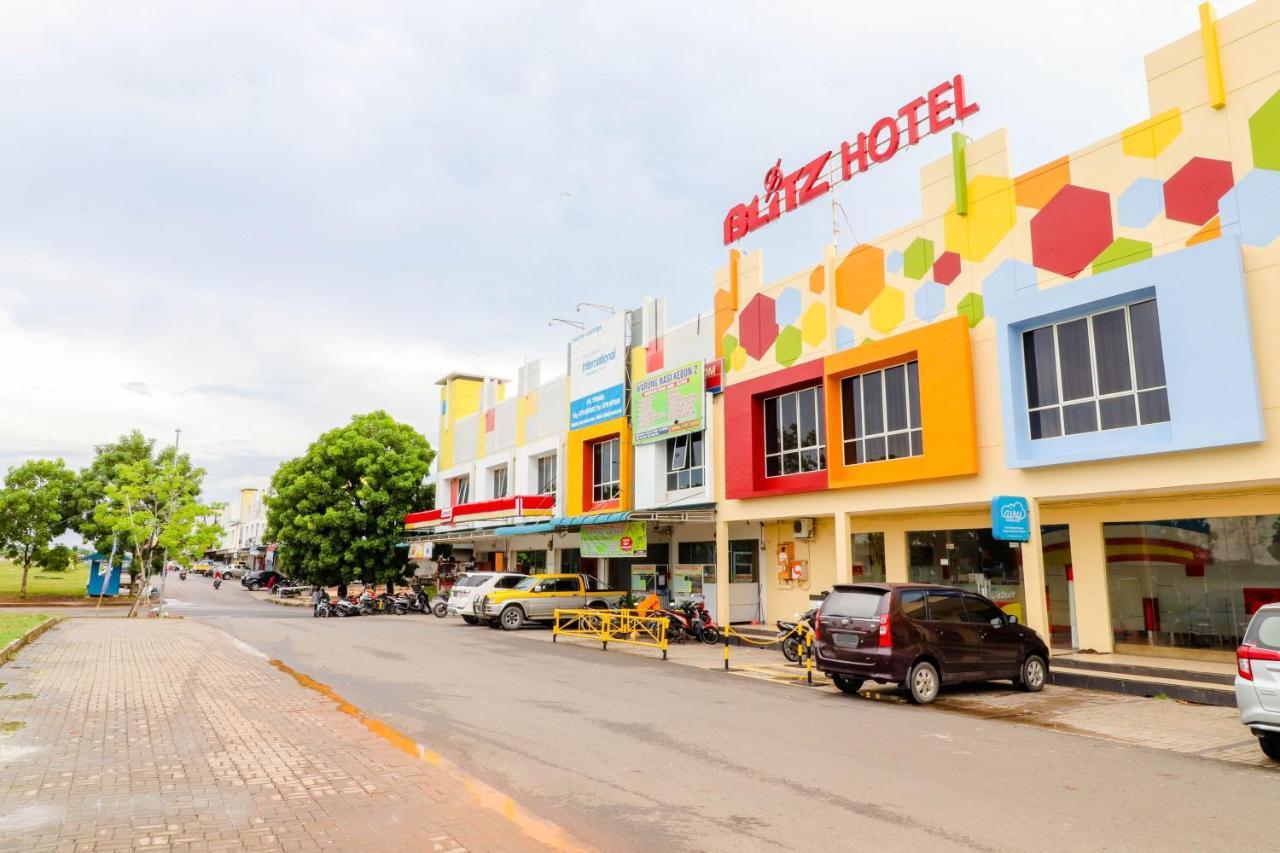 Hotel Blitz à Batam Extérieur photo