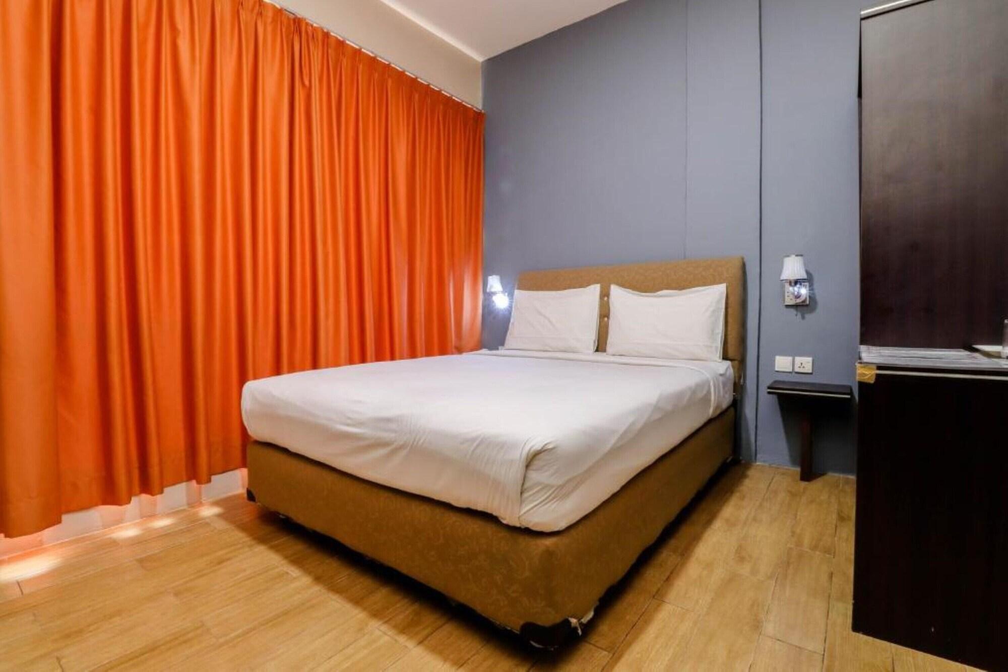 Hotel Blitz à Batam Extérieur photo