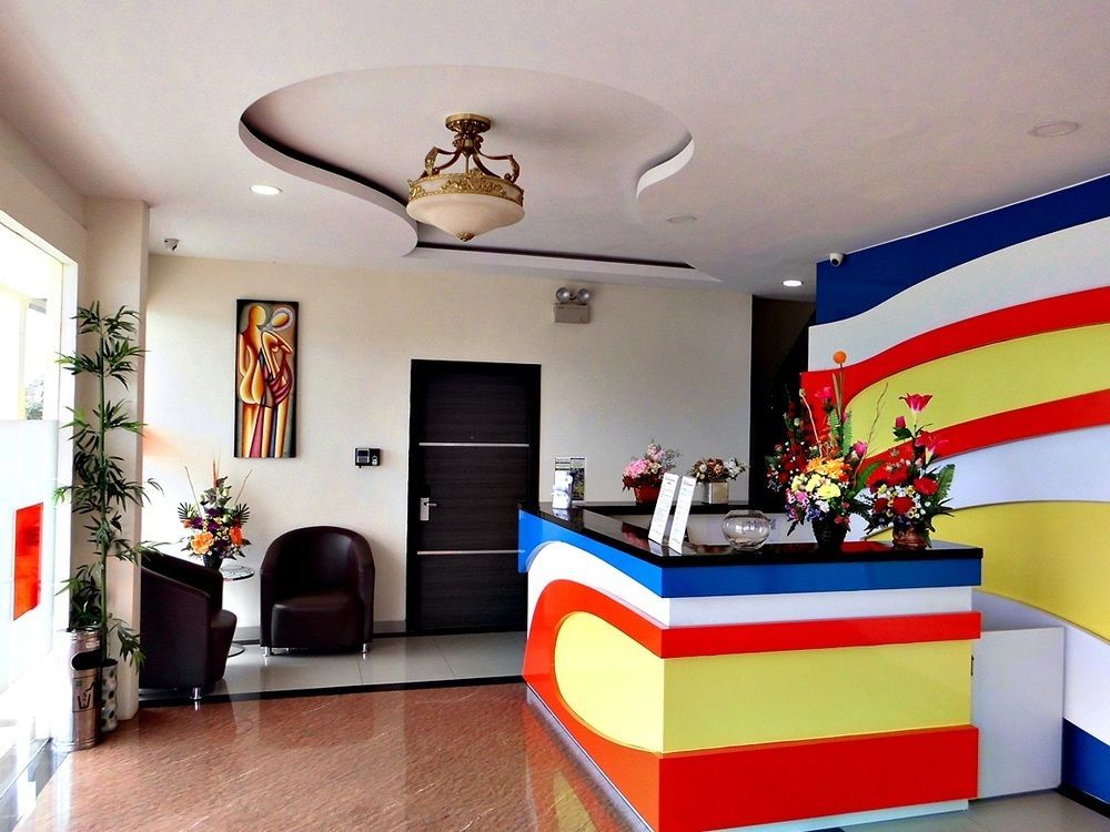 Hotel Blitz à Batam Extérieur photo