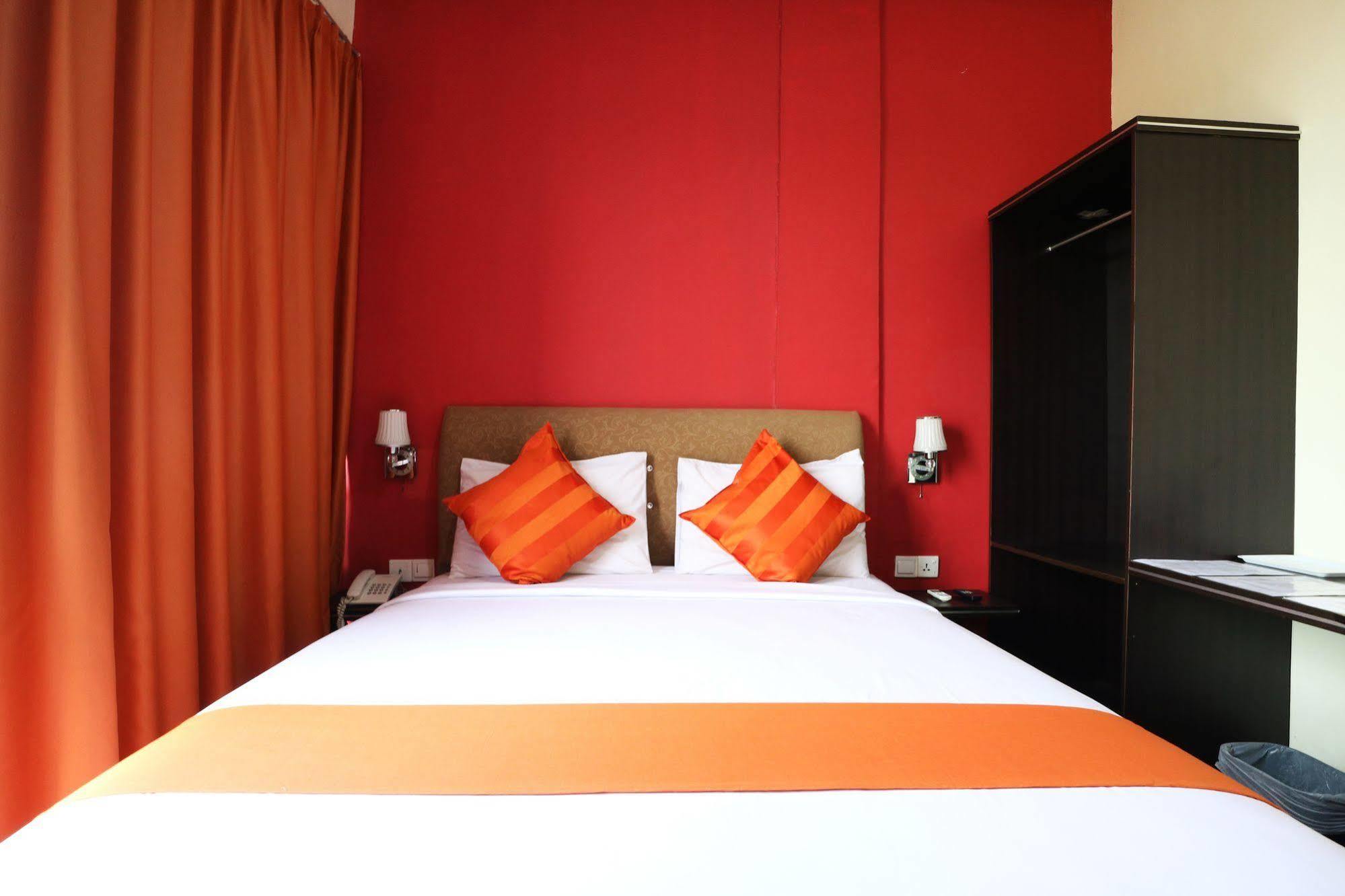 Hotel Blitz à Batam Extérieur photo